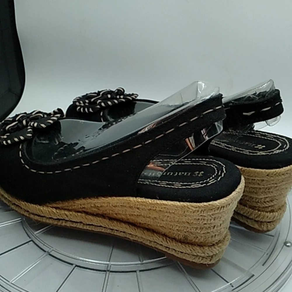 Naturalizer 8N Berlynn black wedge heels